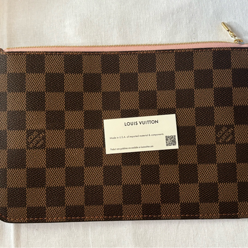 Louis Vuitton Neverfull Pouch